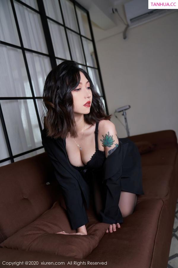 舌尖上的菊花  [XiuRen]高清写真图 2020.10.29 No.2711 舌尖上的菊花Ace第31张图片